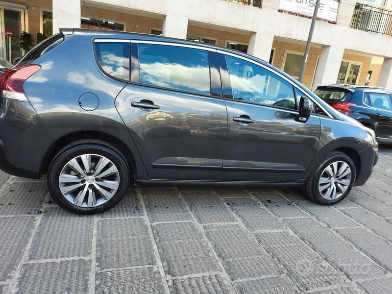 Usata Peugeot 3008 120 CV (88 kW) 2015 Grigio SUV