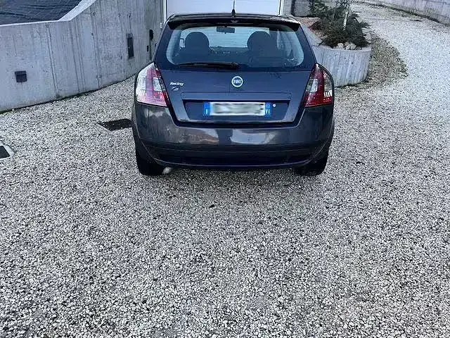 Usata Fiat Stilo 116 CV (85 kW) 2004 Grigio Berlina