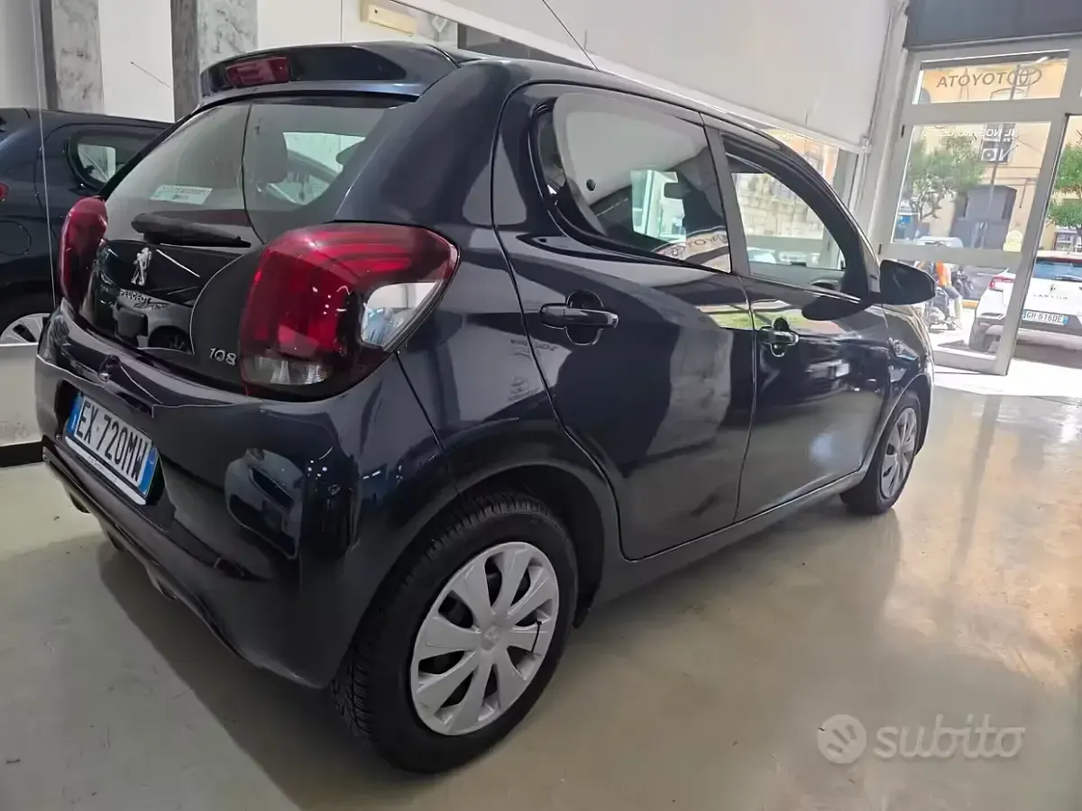 Usata Peugeot 108 69 CV (50 kW) 2014 Grigio Berlina