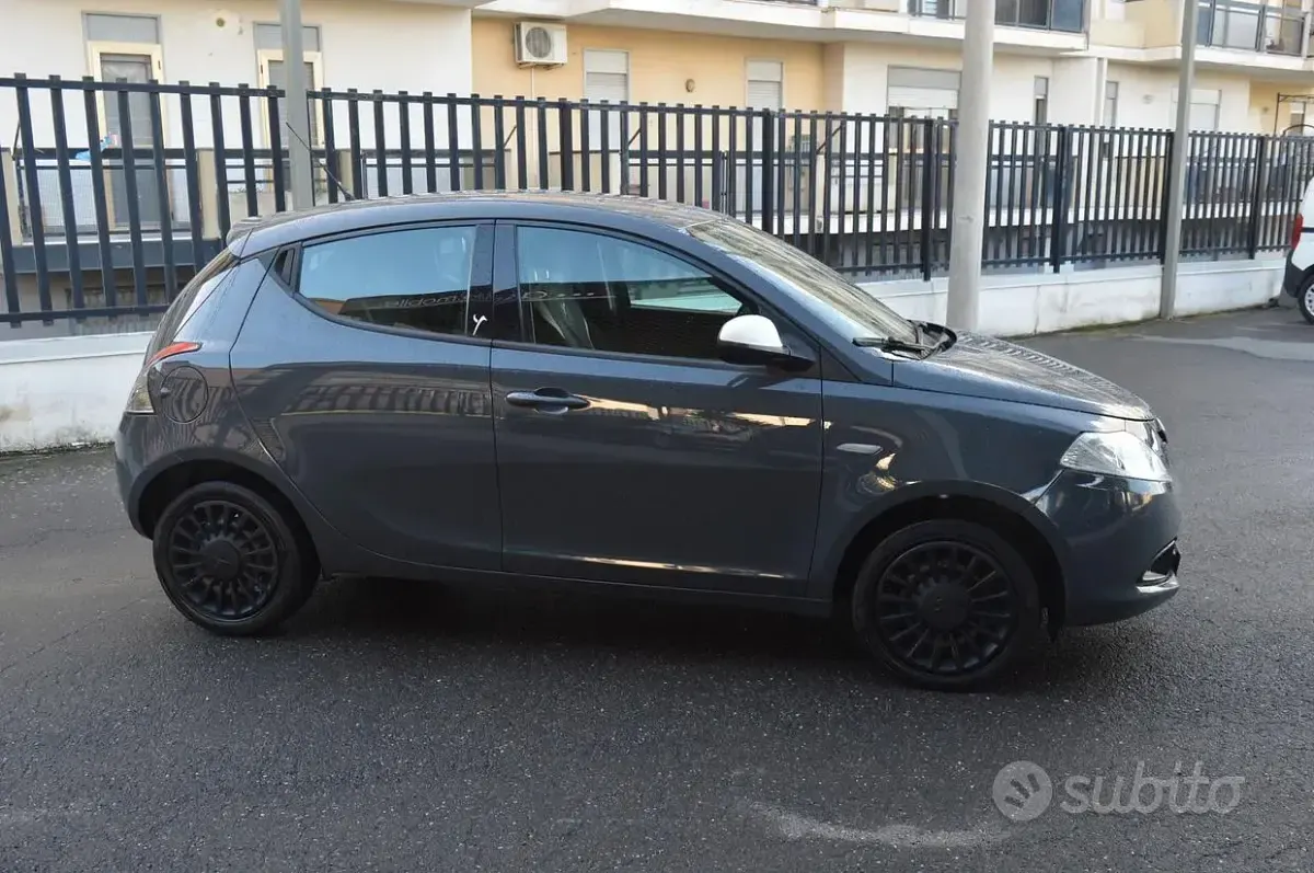 Usata Lancia Ypsilon S 95 CV (69 kW) 2014 Grigio Utilitaria