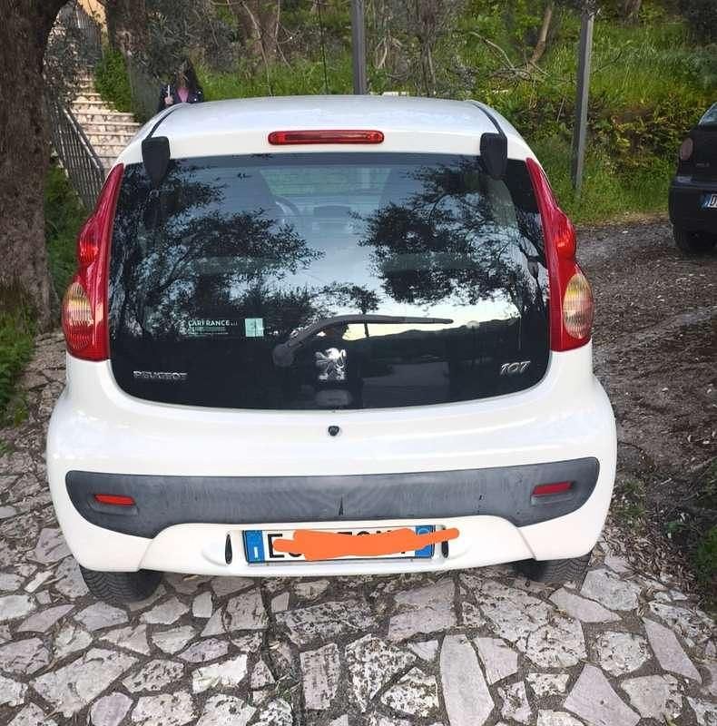 Usata Peugeot 107 Access 68 CV (50 kW) 2011 Utilitaria