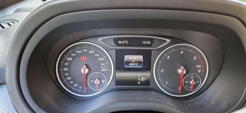 Usata Mercedes B200 Executive 136 CV (100 kW) 2018 Bianco Monovolume