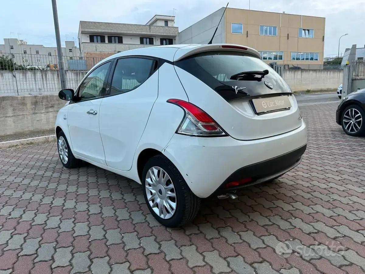 Usata Lancia Ypsilon S 95 CV (69 kW) 2014 Bianco Utilitaria