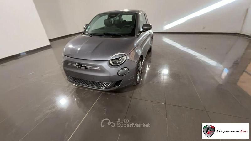 Gray Usata 2021 Fiat 500e Icon Tre volumi | 12.990 € (Buon prezzo) - Immagine 1/4