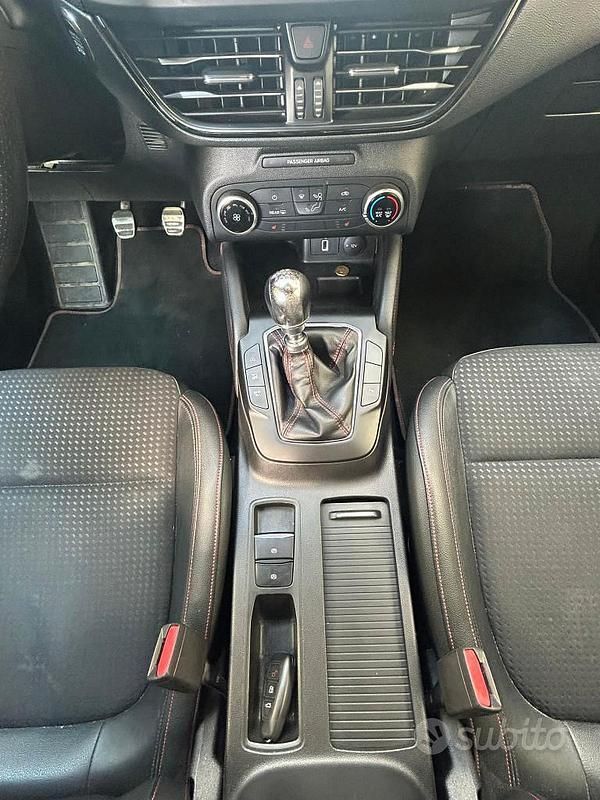 Usata Ford Focus ST-Line 125 CV (91 kW) 2019 Blu Berlina