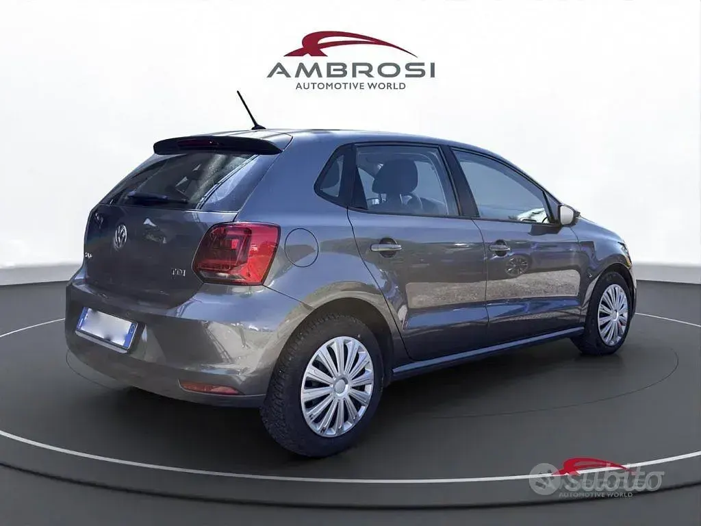 Usata VW Polo Comfortline 75 CV (55 kW) 2017 Grigio Utilitaria