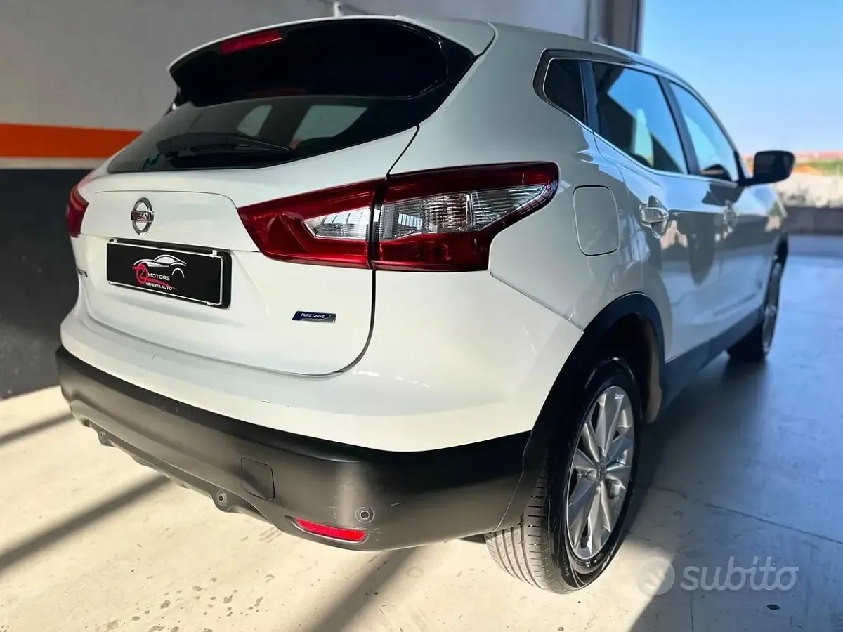 Usata Nissan Qashqai Tekna 110 CV (80 kW) 2014 Bianco SUV