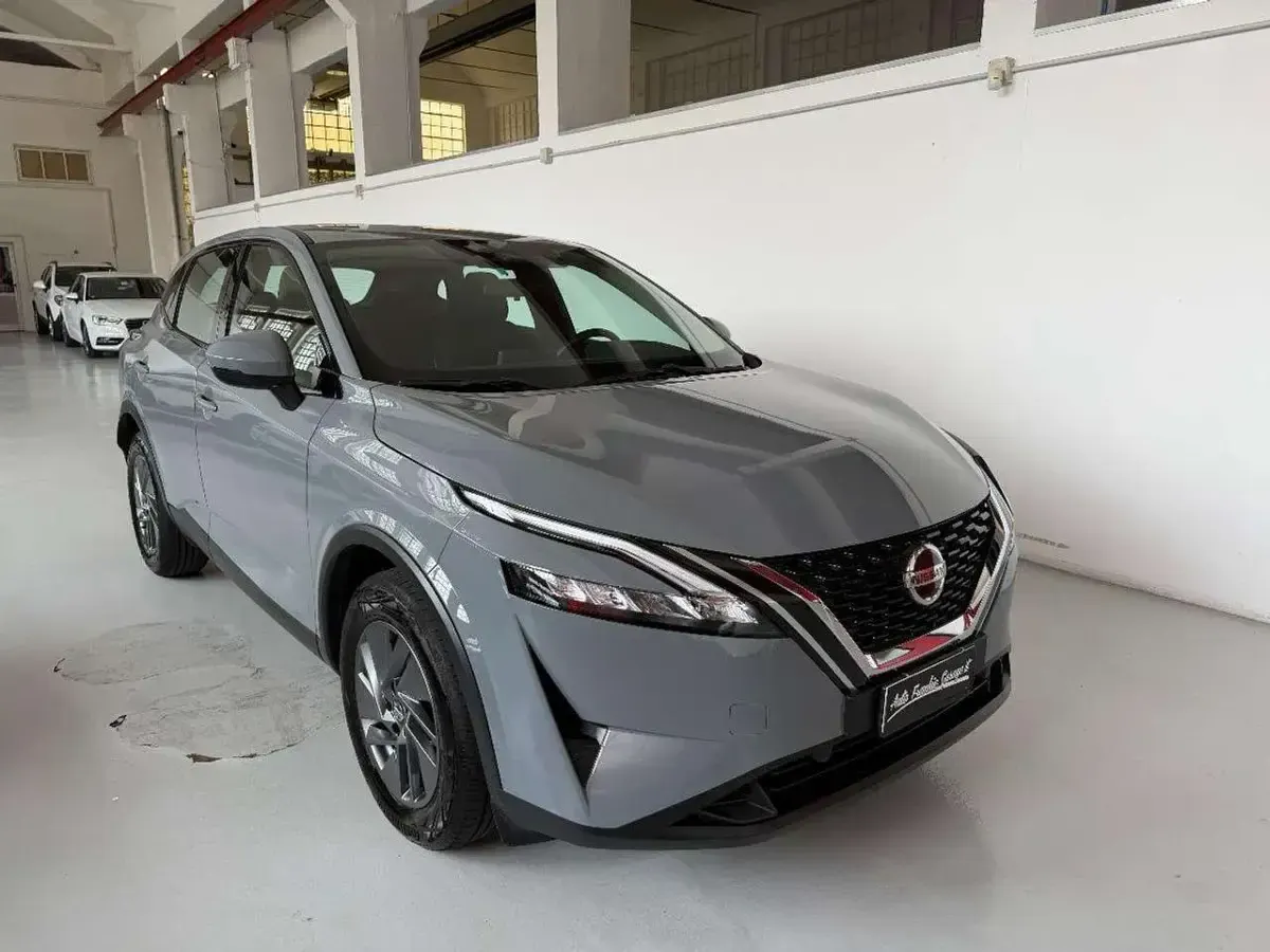 Usata Nissan Qashqai N-Connecta 140 CV (102 kW) 2022 Grigio SUV