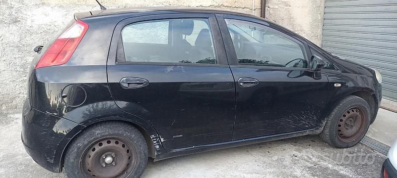 Usata Fiat Grande Punto 75 CV (55 kW) 2007 Nero Utilitaria