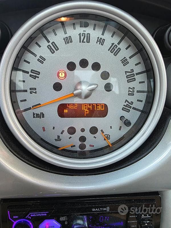 Usata Mini Cooper 90 CV (66 kW) 2003 Nero Utilitaria