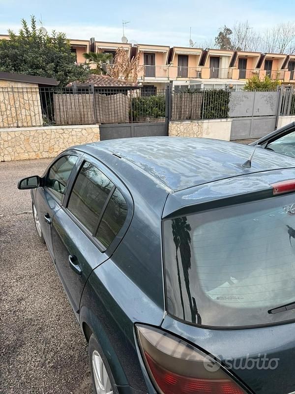 Usata Opel Astra 90 CV (66 kW) 2007 Blu Utilitaria