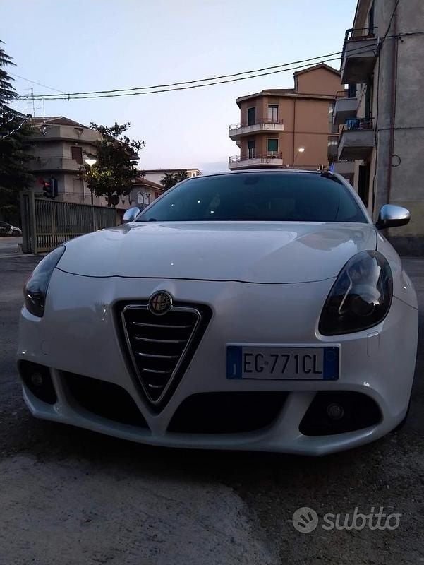 Usata Alfa Romeo Giulietta 105 CV (77 kW) 2010 Bianco Berlina