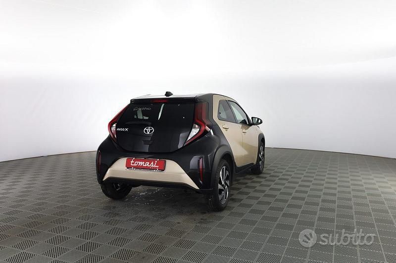 Usata Toyota Aygo X Trend 72 CV (52 kW) 2025 Nero SUV