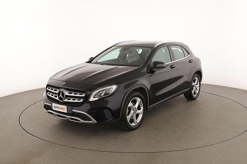 Usata Mercedes GLA200 135 CV (99 kW) 2017 Nero SUV