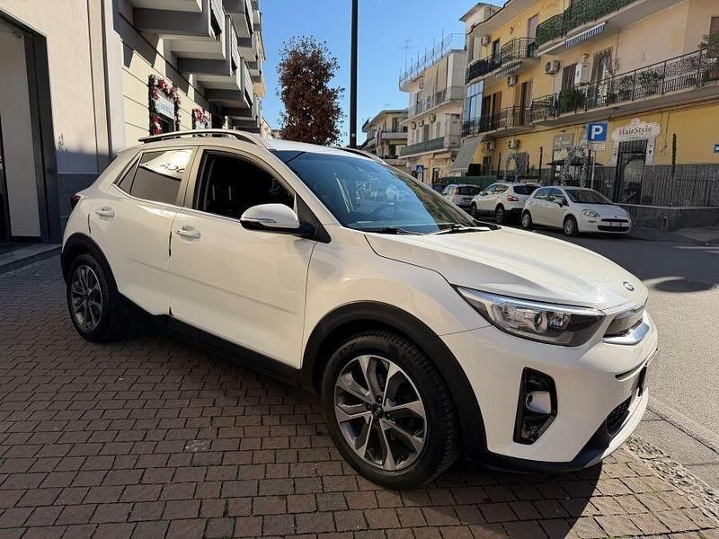 Usata Kia Stonic Style 99 CV (72 kW) 2020 Bianco SUV