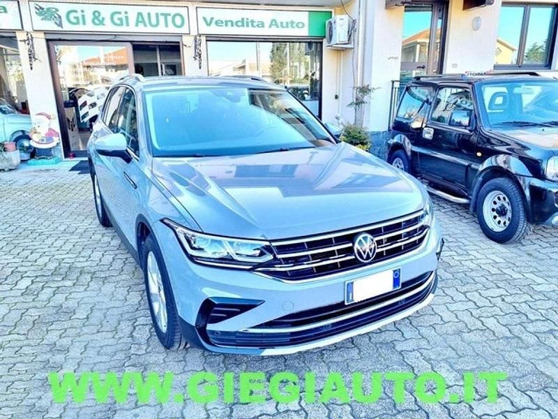 Usata VW Tiguan Elegance 150 CV (110 kW) 2021 Dolphin grey metallizzato SUV