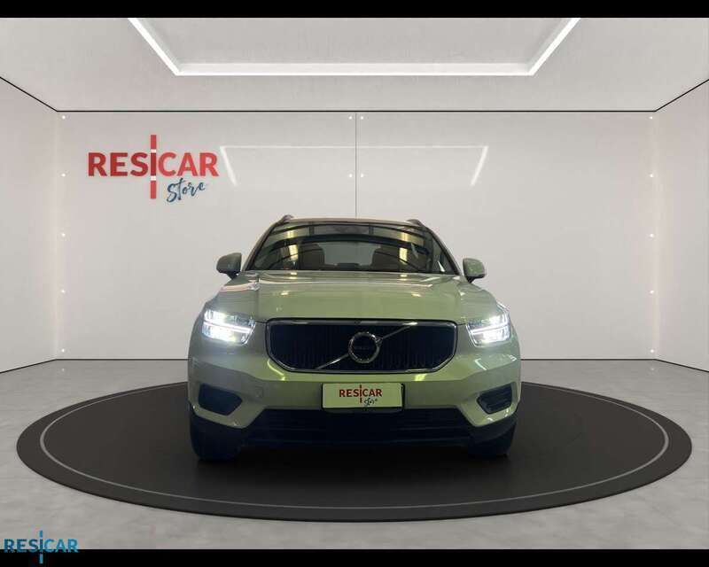 Usata Volvo XC40 Momentum 129 CV (94 kW) 2021 Bianco SUV