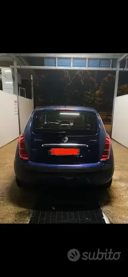 Usata Lancia Ypsilon 69 CV (50 kW) 2006 Bluazzurro Utilitaria