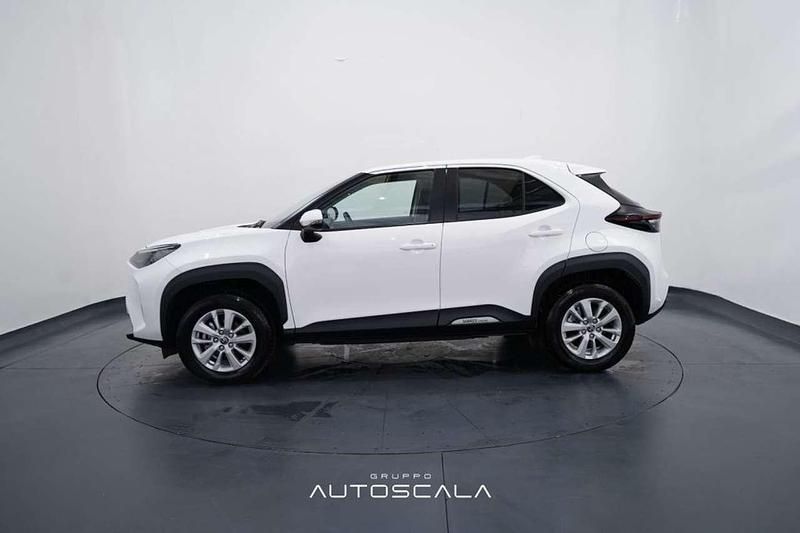 Usata Toyota Yaris Cross Business Edition 92 CV (67 kW) 2025 Bianco SUV