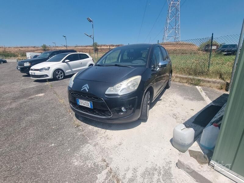Nero Usata 2010 Citroën C3 Exclusive Due volumi | 4990 € (Cara) - Immagine 1/4