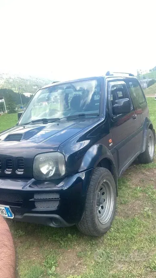 Usata Suzuki Jimny 65 CV (47 kW) 2008 Nero SUV