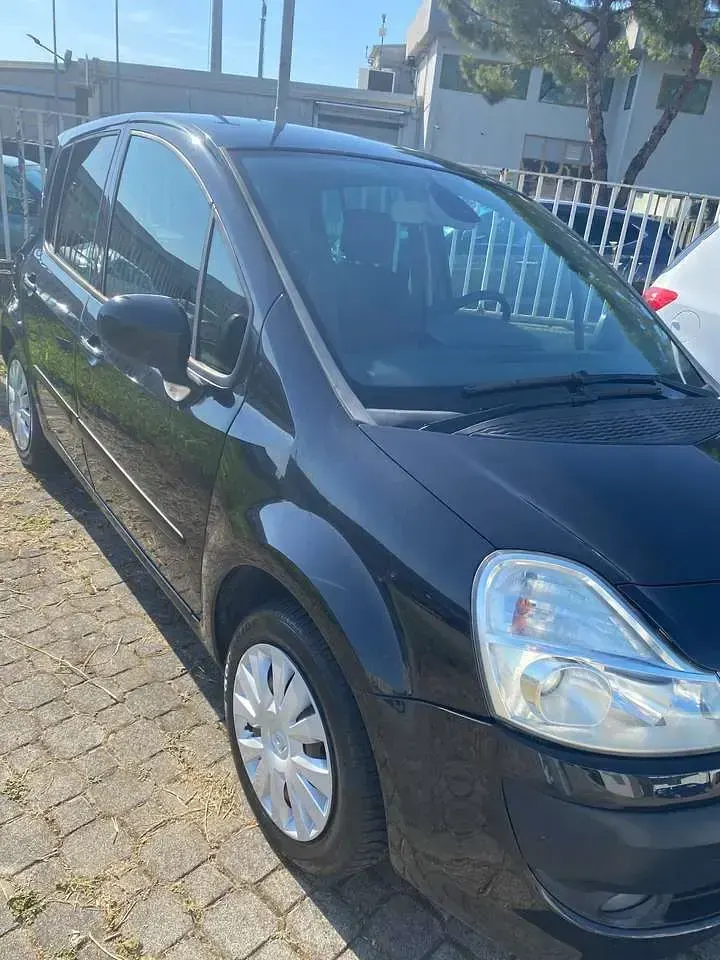 Usata Renault Modus 75 CV (55 kW) 2011 Nero Monovolume