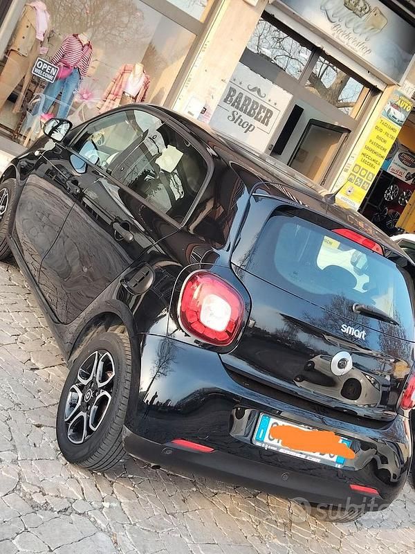 Usata Smart ForFour 2017 Nero Utilitaria