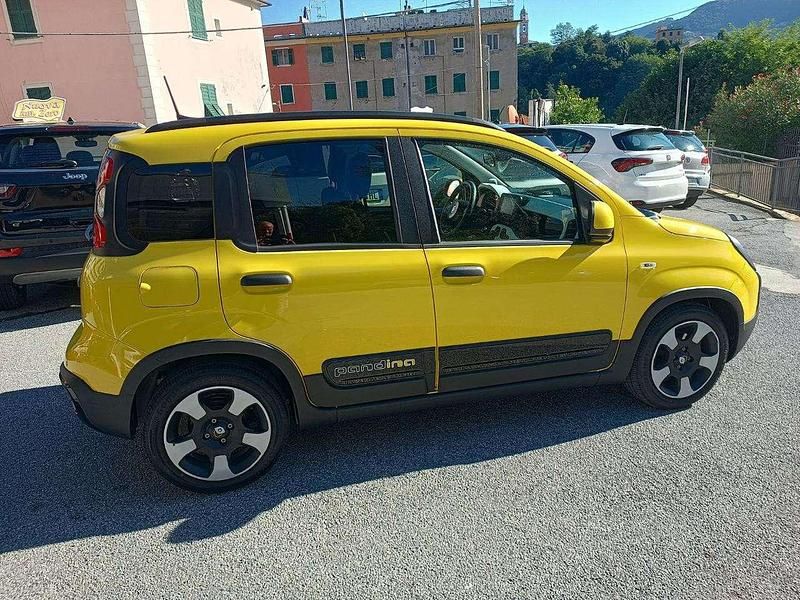 Nuova Fiat Panda Cross Cross 69 CV (50 kW) 2026 Giallo Utilitaria
