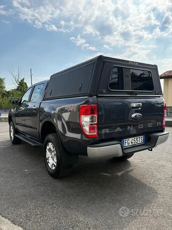 Usata Ford Ranger XLT 160 CV (117 kW) 2017 Grigio Pick-up