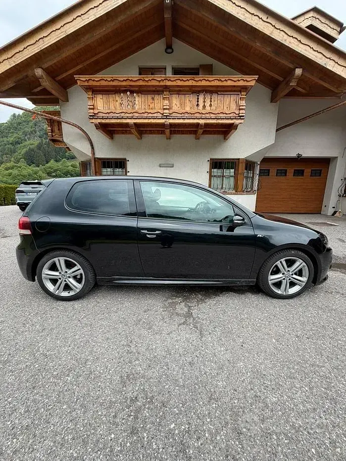 Usata VW Golf VI R-line 122 CV (89 kW) 2011 Nero Utilitaria