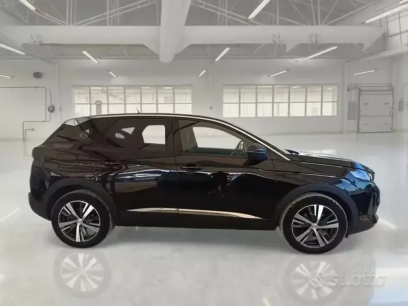 Usata Peugeot 3008 Allure 131 CV (96 kW) 2023 Nero SUV