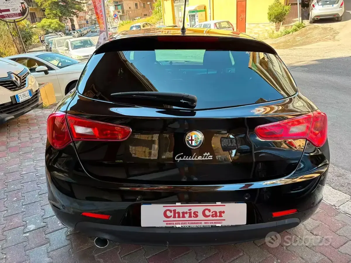 Usata Alfa Romeo Giulietta Distinctive 105 CV (77 kW) 2012 Nero Utilitaria