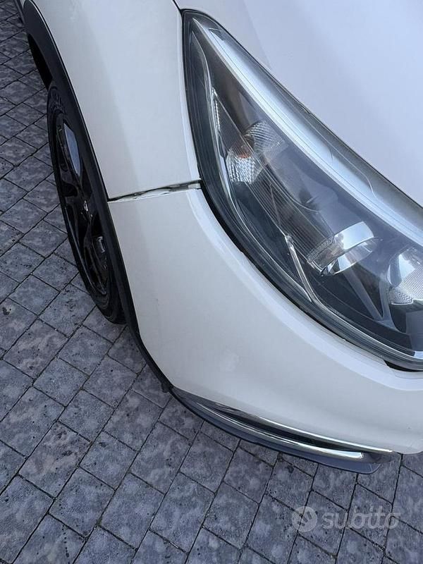 Usata Renault Captur 90 CV (66 kW) 2015 Giallo SUV