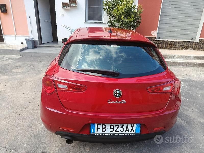 Usata Alfa Romeo Giulietta 2015 Rosso Utilitaria
