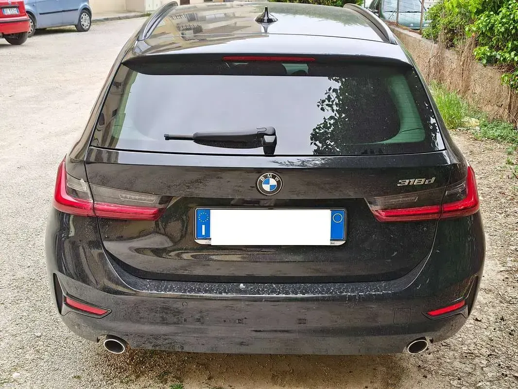 Usata BMW 318 Sport Line 150 CV (110 kW) 2022 Nero Station wagon