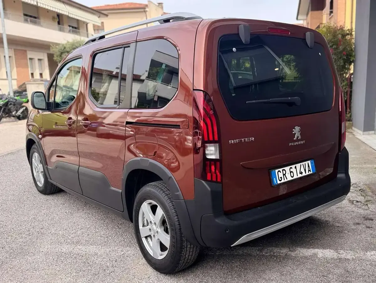 Usata Peugeot Rifter Allure 102 CV (75 kW) 2019 Bronzo Monovolume
