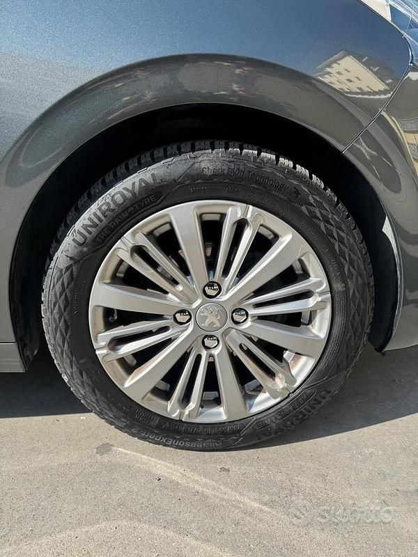 Usata Peugeot 208 Access 82 CV (60 kW) 2016 Grigio Utilitaria