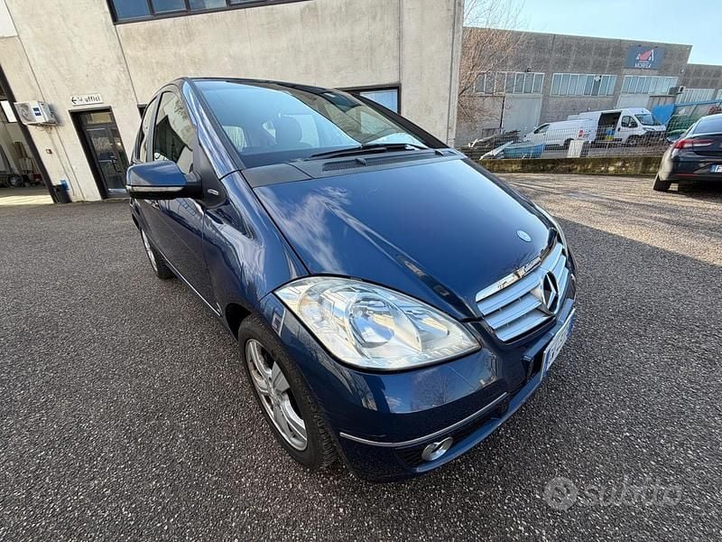 Usata Mercedes A160 Avantgarde 775 CV (570 kW) 2009 Blu Berlina