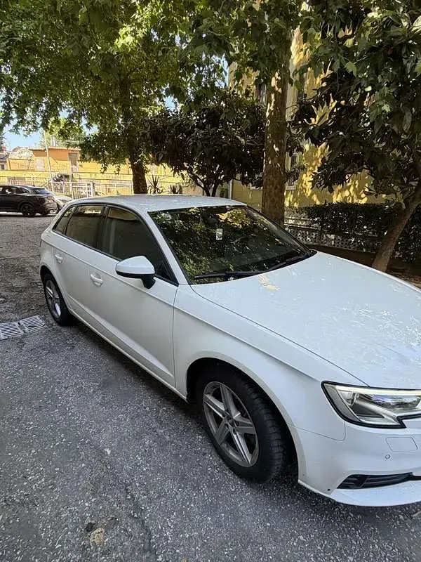 Usata Audi A3 Business 116 CV (85 kW) 2018 Bianco Berlina