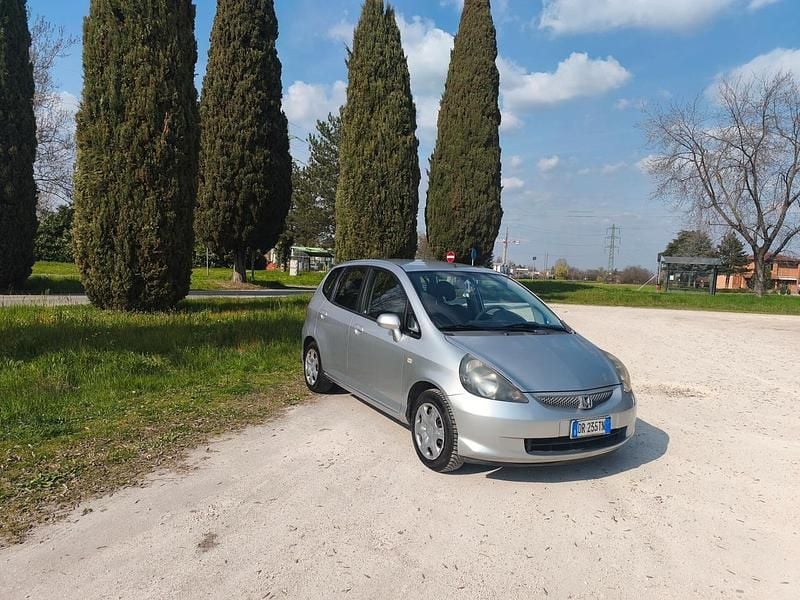 Usata Honda Jazz 77 CV (56 kW) 2008 Argento Utilitaria