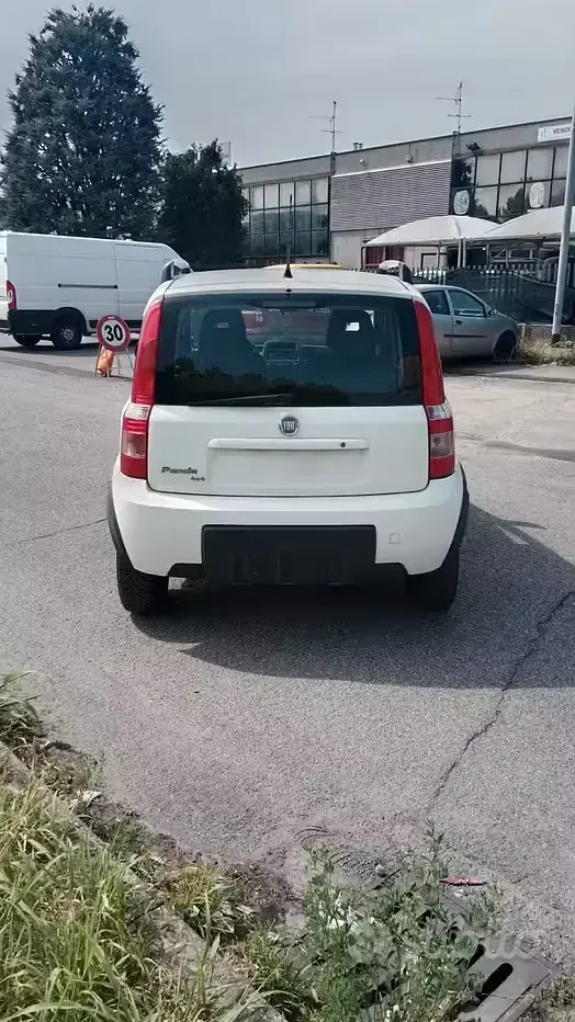 Usata Fiat Panda 4x4 Climbing 69 CV (50 kW) 2012 Bianco Utilitaria