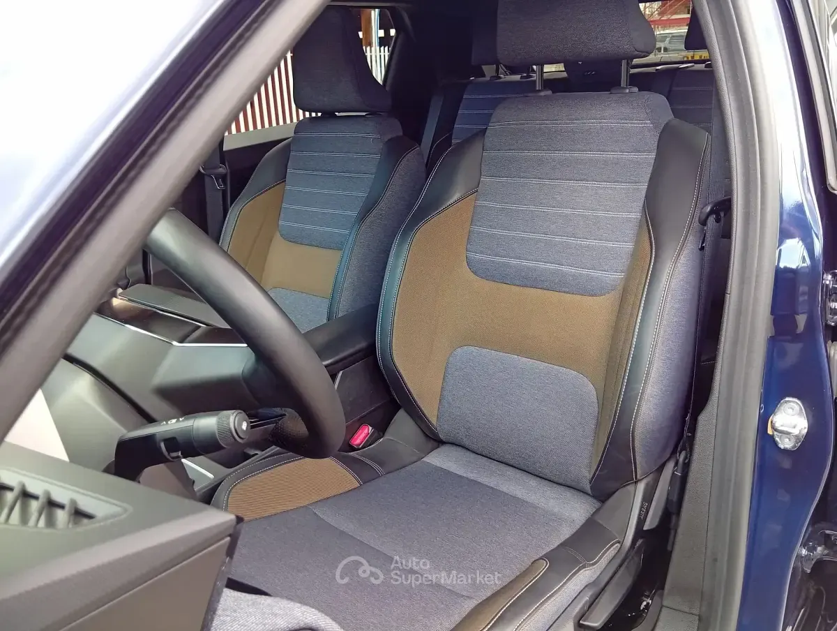 Usata Renault 5 E-Tech 77 kW (106 CV) 2024 Blu Berlina