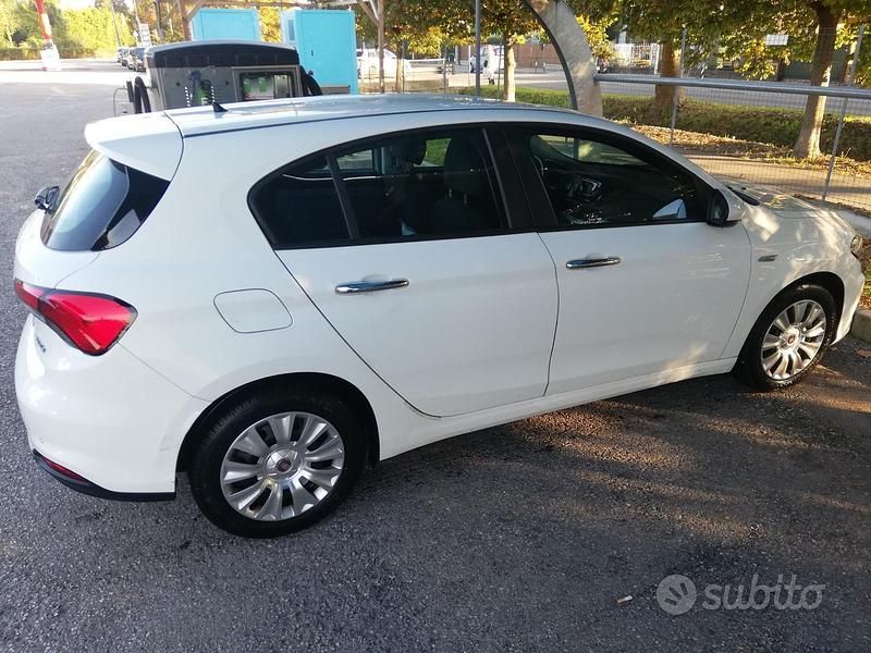 Usata Fiat Tipo 95 CV (69 kW) 2017 Bianco Berlina