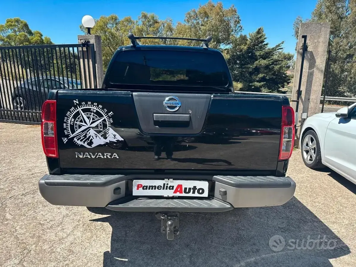 Usata Nissan Navara 190 CV (139 kW) 2015 Nero Pick-up