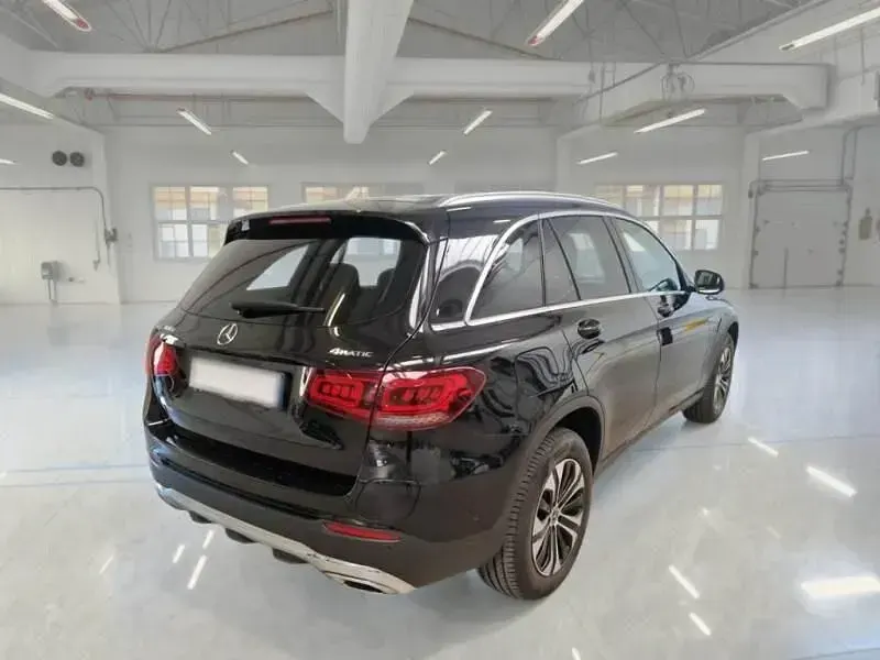Usata Mercedes GLC300e 320 CV (235 kW) 2022 Nero SUV