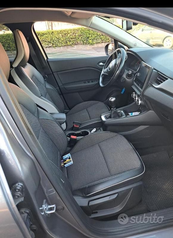 Usata Renault Captur 90 CV (66 kW) 2021 Grigio SUV