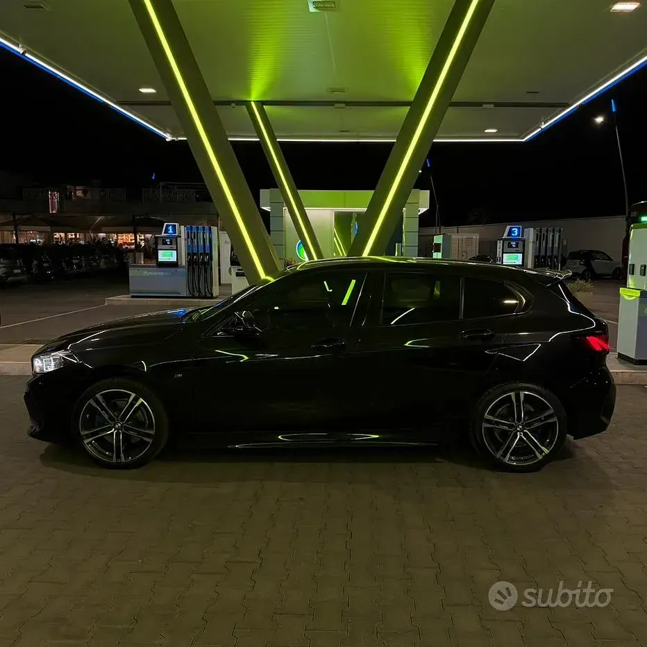 Usata BMW 116 M Sport 116 CV (85 kW) 2021 Nero Utilitaria