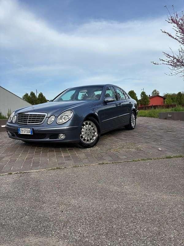 Usata Mercedes E220 Avantgarde 150 CV (110 kW) 2004 Berlina