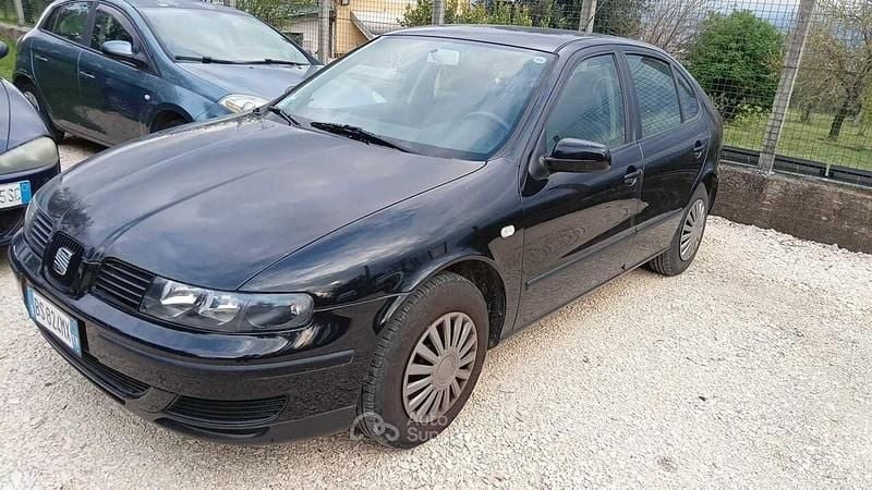 Usata Seat Leon 75 CV (55 kW) 2001 Nero Utilitaria