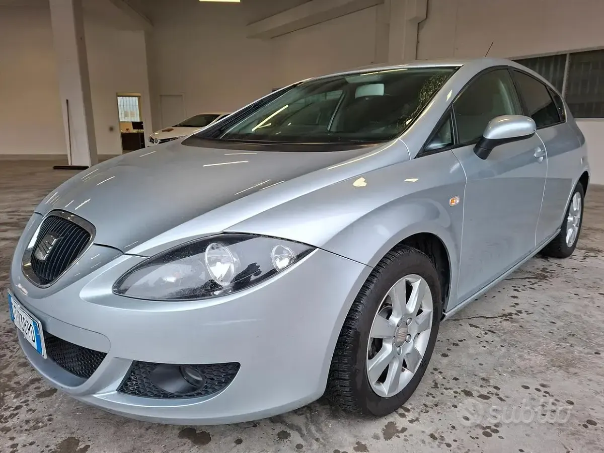Usata Seat Leon Style 105 CV (77 kW) 2009 Utilitaria